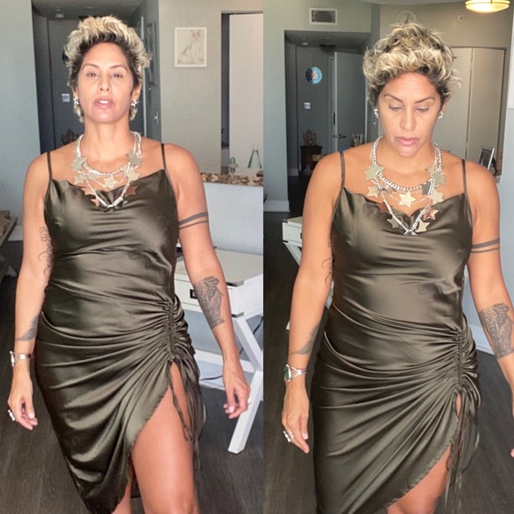 Vania Dress - Picture 1 of 3